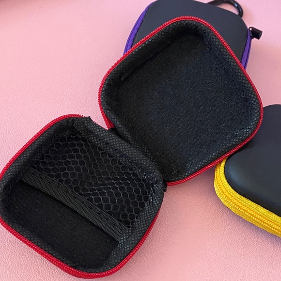 Compact Square Case with Carabiner Single - Picture 2 of 2